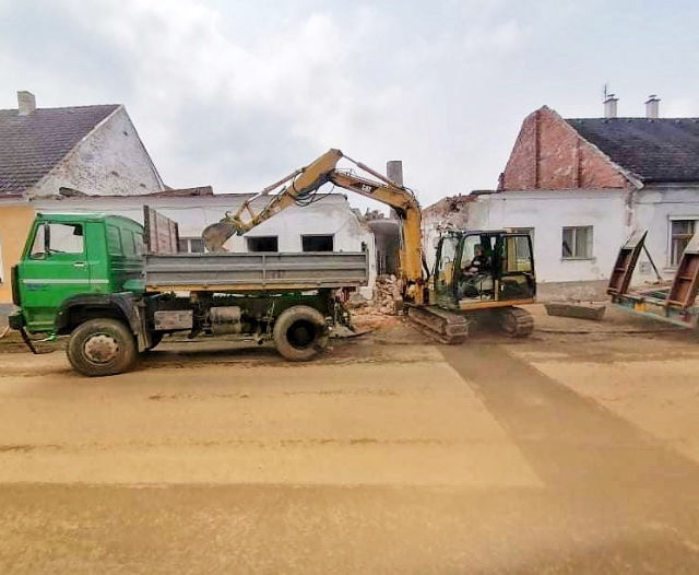 před demolici bagrak.cz